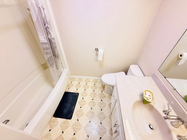 399 Pond St D1, Braintree, MA 02184