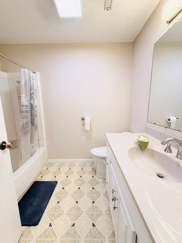 399 Pond St D1, Braintree, MA 02184