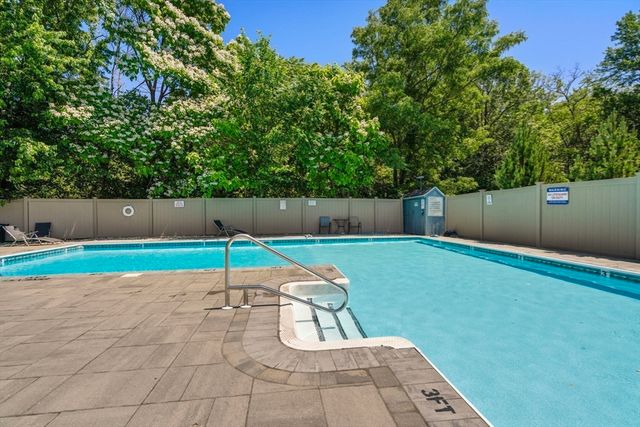 399 Pond St D1, Braintree, MA 02184
