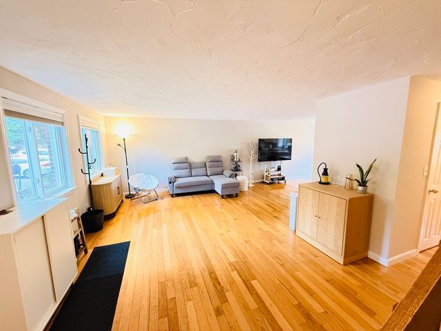 399 Pond St D1, Braintree, MA 02184