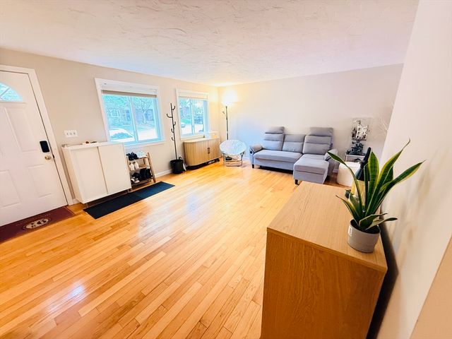399 Pond St D1, Braintree, MA 02184