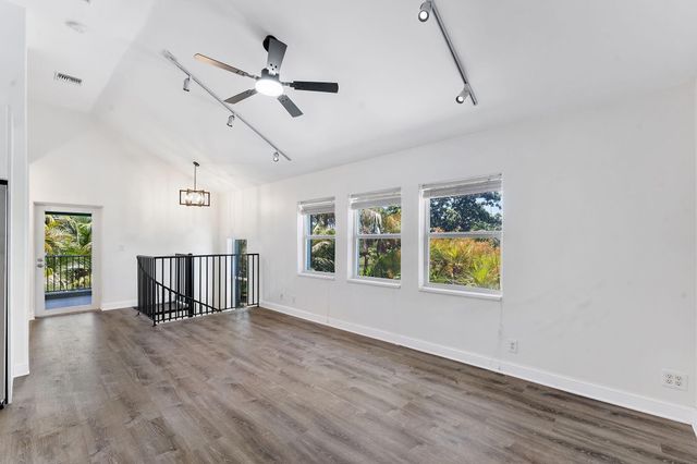 7044 Thompson Road, Boynton Beach, FL 33426