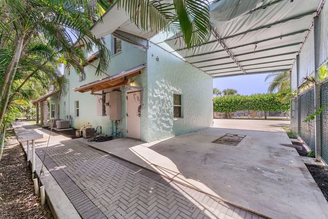 7044 Thompson Road, Boynton Beach, FL 33426