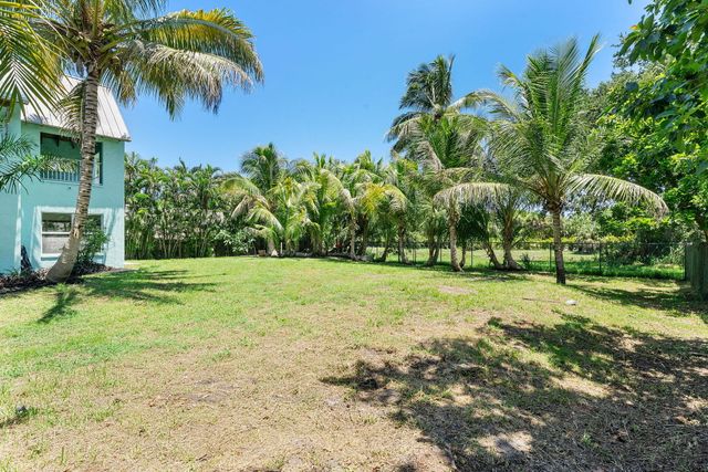 7044 Thompson Road, Boynton Beach, FL 33426