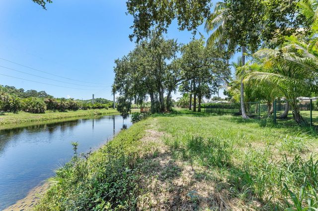 7044 Thompson Road, Boynton Beach, FL 33426