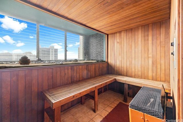 2427 Kuhio Avenue 2704, Honolulu, HI 96815