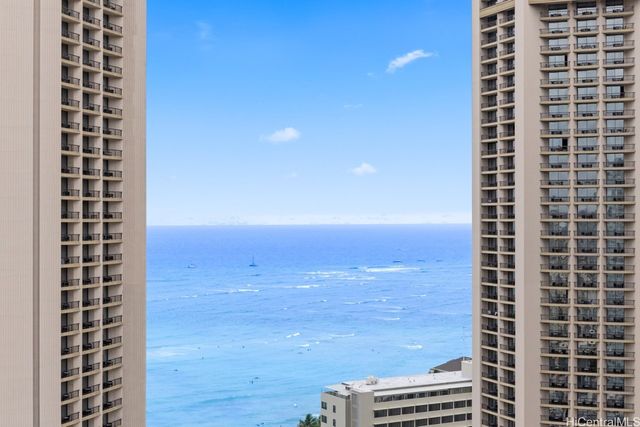 2427 Kuhio Avenue 2704, Honolulu, HI 96815