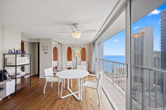 2427 Kuhio Avenue 2704, Honolulu, HI 96815