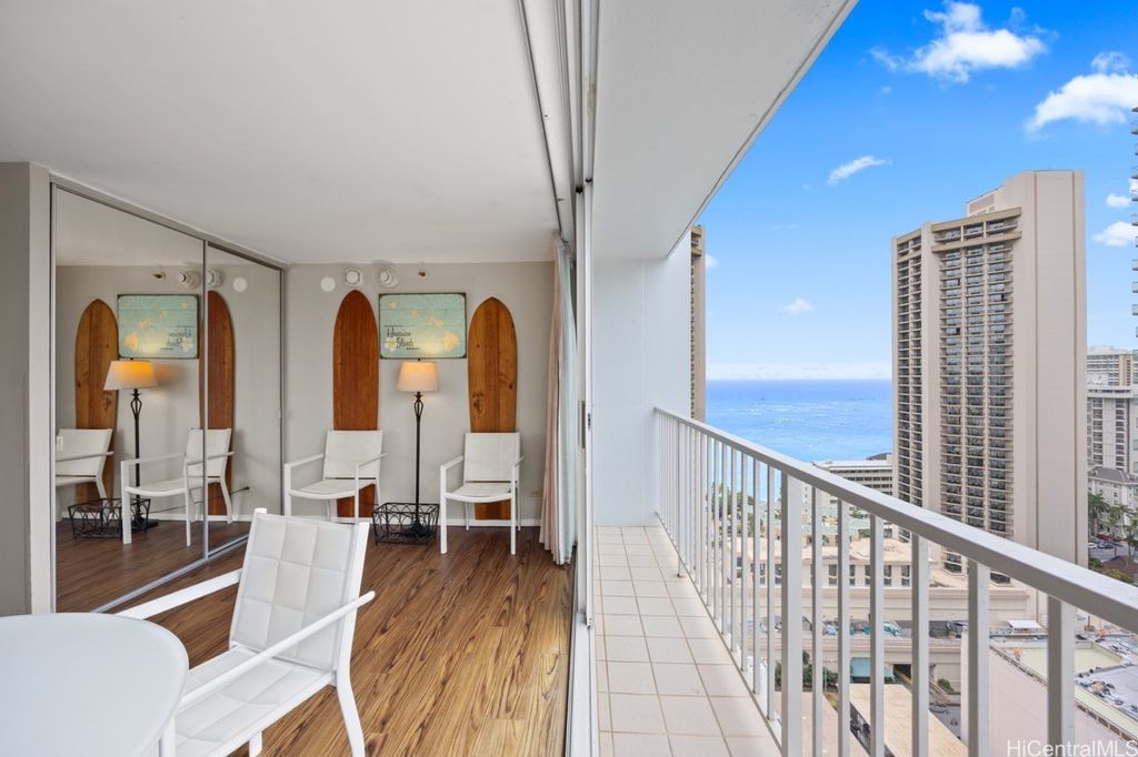 2427 Kuhio Avenue 2704, Honolulu, HI 96815