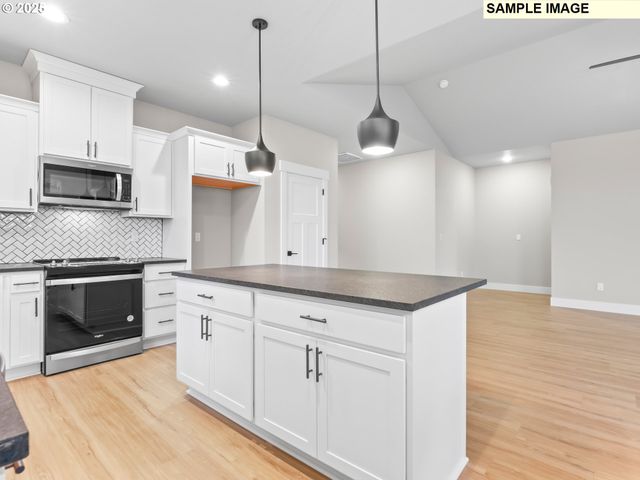 2213 E JUNIPER Cir 17, La Center, WA 98629