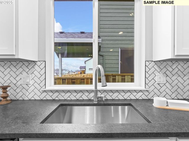 2213 E JUNIPER Cir 17, La Center, WA 98629