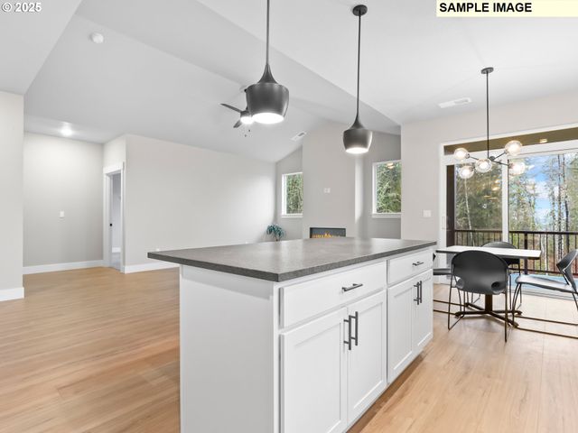 2213 E JUNIPER Cir 17, La Center, WA 98629