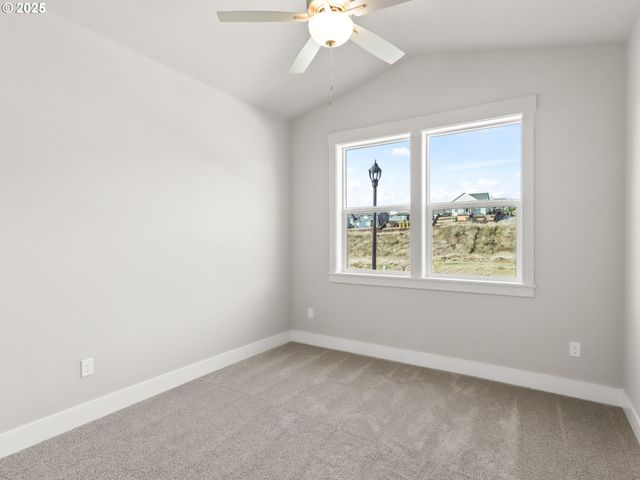 2213 E JUNIPER Cir 17, La Center, WA 98629