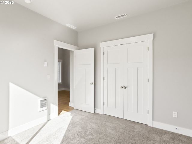 2213 E JUNIPER Cir 17, La Center, WA 98629