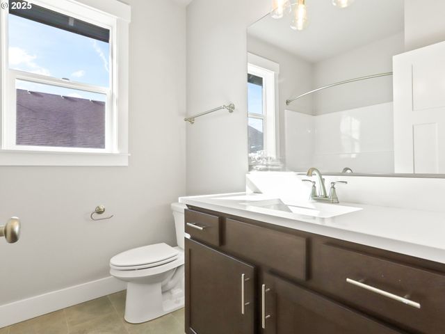 2213 E JUNIPER Cir 17, La Center, WA 98629