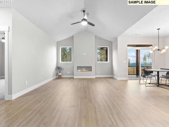 2213 E JUNIPER Cir 17, La Center, WA 98629