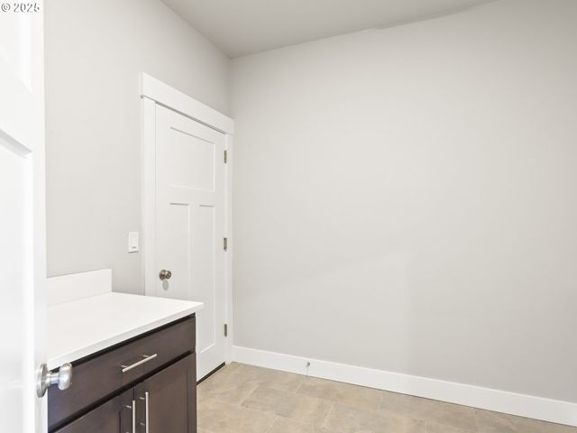 2213 E JUNIPER Cir 17, La Center, WA 98629