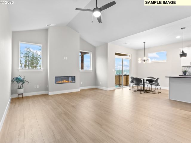 2213 E JUNIPER Cir 17, La Center, WA 98629