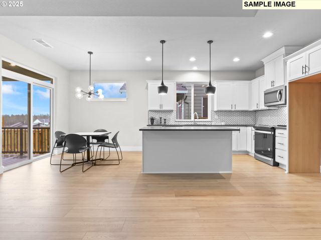 2213 E JUNIPER Cir 17, La Center, WA 98629