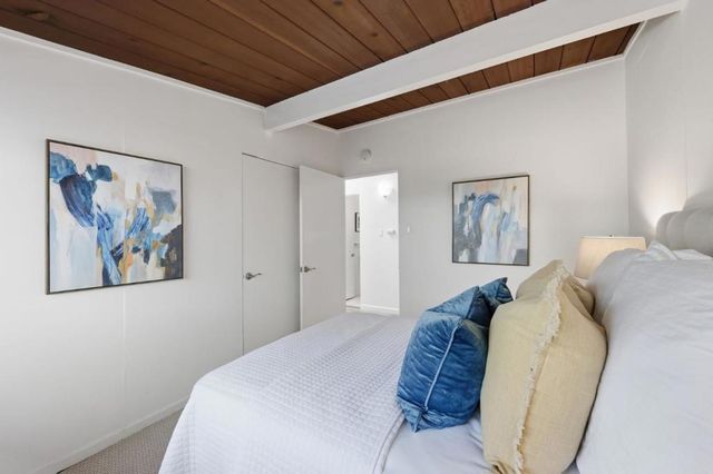 1080 Moffett Circle, Palo Alto, CA 94303