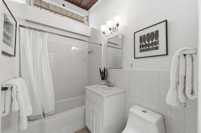 1080 Moffett Circle, Palo Alto, CA 94303