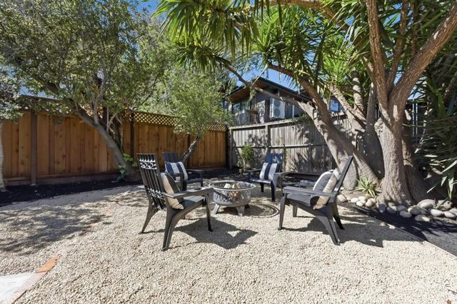 1080 Moffett Circle, Palo Alto, CA 94303