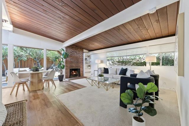 1080 Moffett Circle, Palo Alto, CA 94303