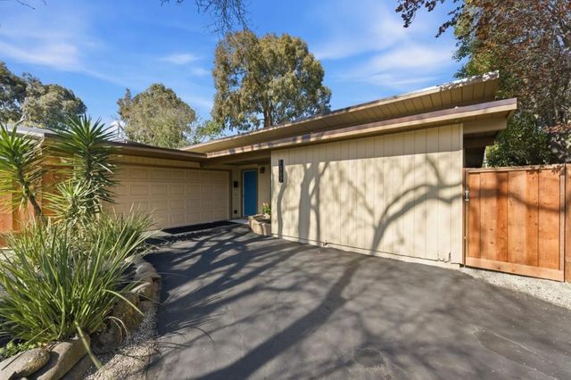 1080 Moffett Circle, Palo Alto, CA 94303