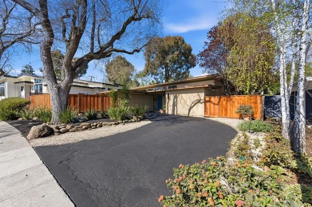 1080 Moffett Circle, Palo Alto, CA 94303