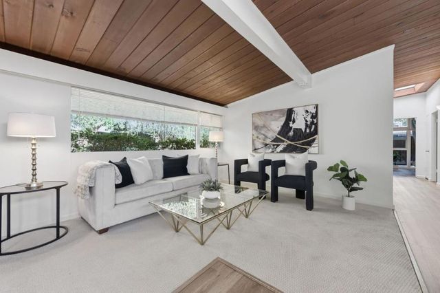 1080 Moffett Circle, Palo Alto, CA 94303