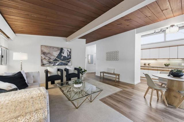 1080 Moffett Circle, Palo Alto, CA 94303