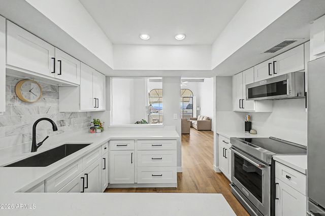 3800 E LINCOLN Drive 45, Phoenix, AZ 85018