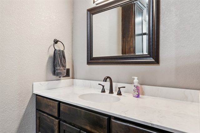 820 Fleitman Drive, Muenster, TX 76252