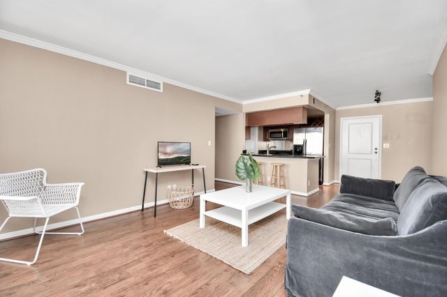 3525 Sage Road 1314, Houston, TX 77056