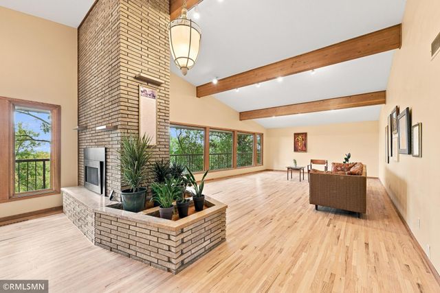 44 Miller Crest Lane, Saint Paul, MN 55106