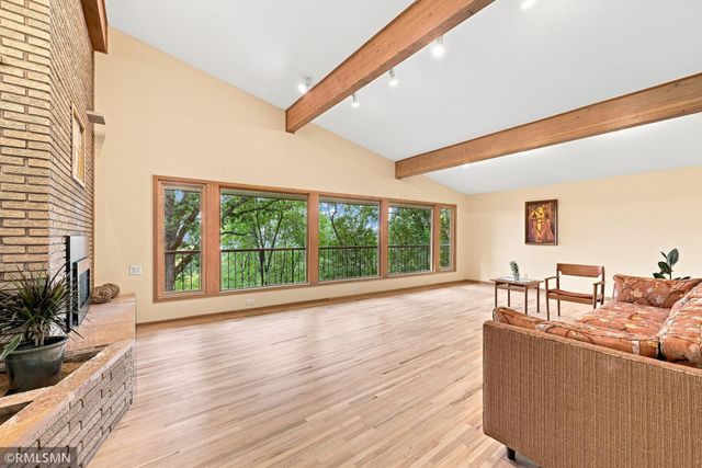 44 Miller Crest Lane, Saint Paul, MN 55106