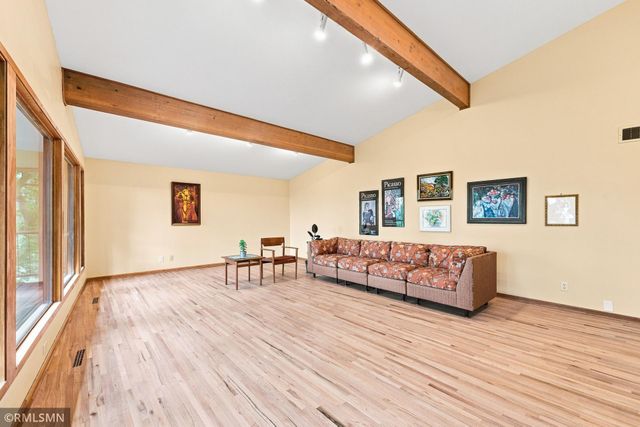 44 Miller Crest Lane, Saint Paul, MN 55106