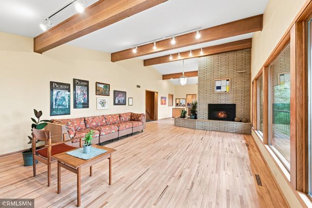 44 Miller Crest Lane, Saint Paul, MN 55106