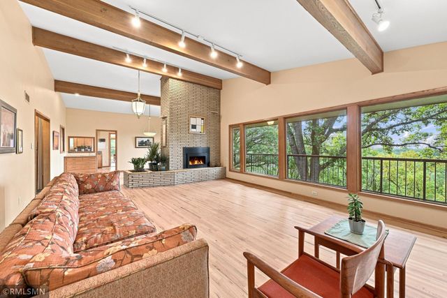44 Miller Crest Lane, Saint Paul, MN 55106