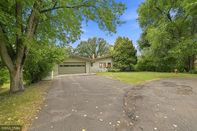 44 Miller Crest Lane, Saint Paul, MN 55106
