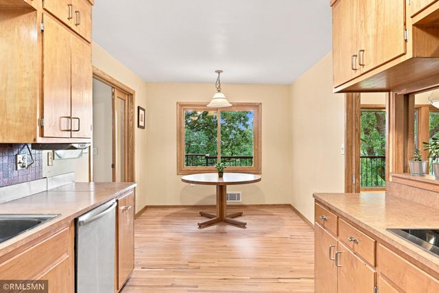 44 Miller Crest Lane, Saint Paul, MN 55106