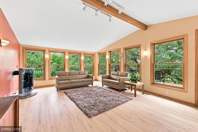 44 Miller Crest Lane, Saint Paul, MN 55106