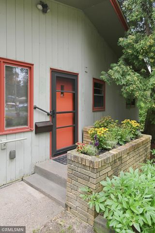 44 Miller Crest Lane, Saint Paul, MN 55106