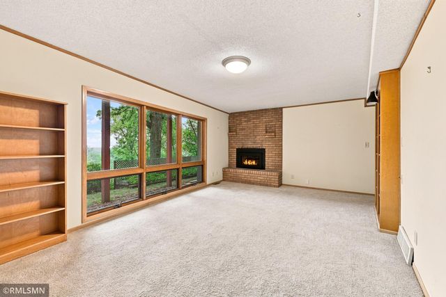 44 Miller Crest Lane, Saint Paul, MN 55106