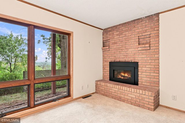 44 Miller Crest Lane, Saint Paul, MN 55106