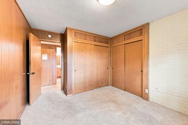 44 Miller Crest Lane, Saint Paul, MN 55106