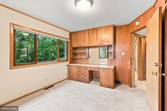 44 Miller Crest Lane, Saint Paul, MN 55106