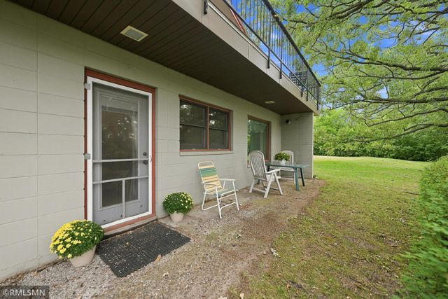 44 Miller Crest Lane, Saint Paul, MN 55106