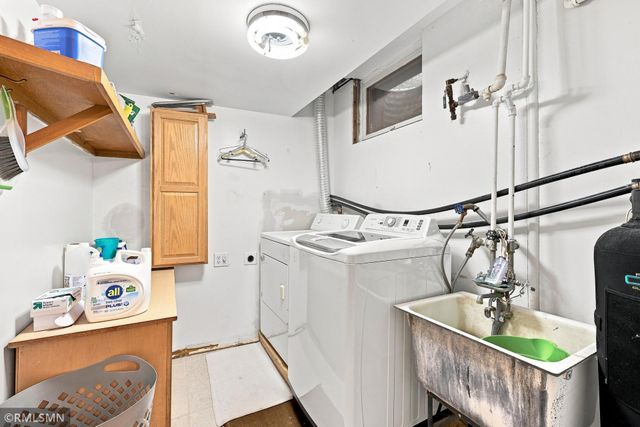 44 Miller Crest Lane, Saint Paul, MN 55106