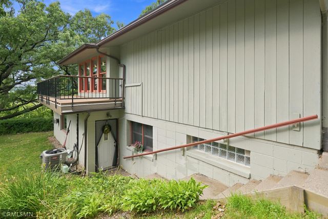 44 Miller Crest Lane, Saint Paul, MN 55106